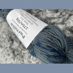 Pernilla, plantefarvet