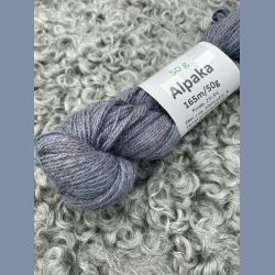 Alpaka plantefarvet