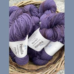 Pernilla, plantefarvet