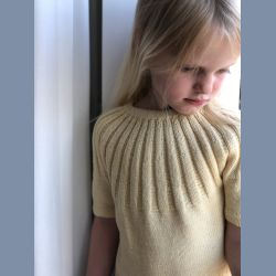 Garnpakke+opskrift: SUNDAY TEE JUNIOR