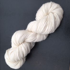 Vilja (tidl. Indiecita), alpaka i fed