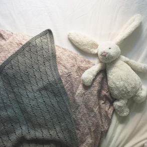 Garnpakke+opskrift: Babytppe Kalle