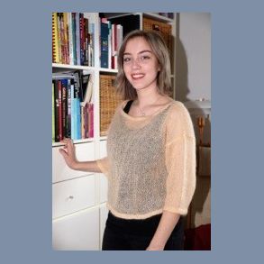 Strikkekit: Sommerbluse med dybt V (kort model)