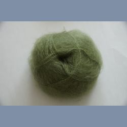 Strikkekit: Sommerbluse med dybt V (kort model)