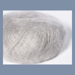 Strikkekit: Sommerbluse med dybt V (kort model)