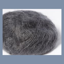 Strikkekit: Sommerbluse med dybt V (kort model)