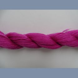 Strikkekit: Top med fjer