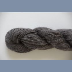 Strikkekit: Top med fjer